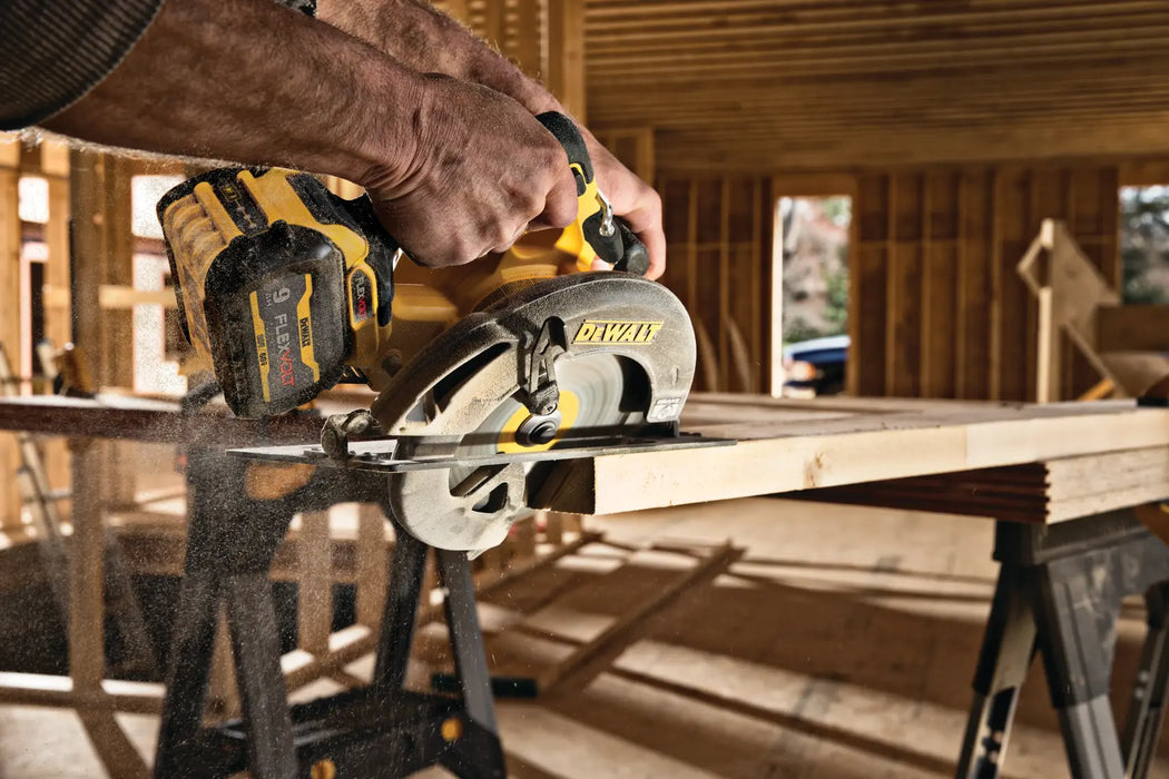 DeWalt DCS588X1 60V MAX Brushless Cordless 7-1/4" Circular Saw Kit - Image 4