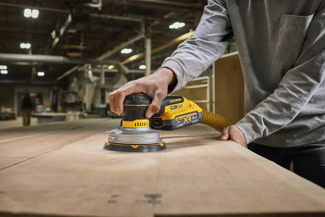 DeWalt DCW230B 20V MAX X¨ 6" Random Orbit Sander (Tool Only) - Image 8