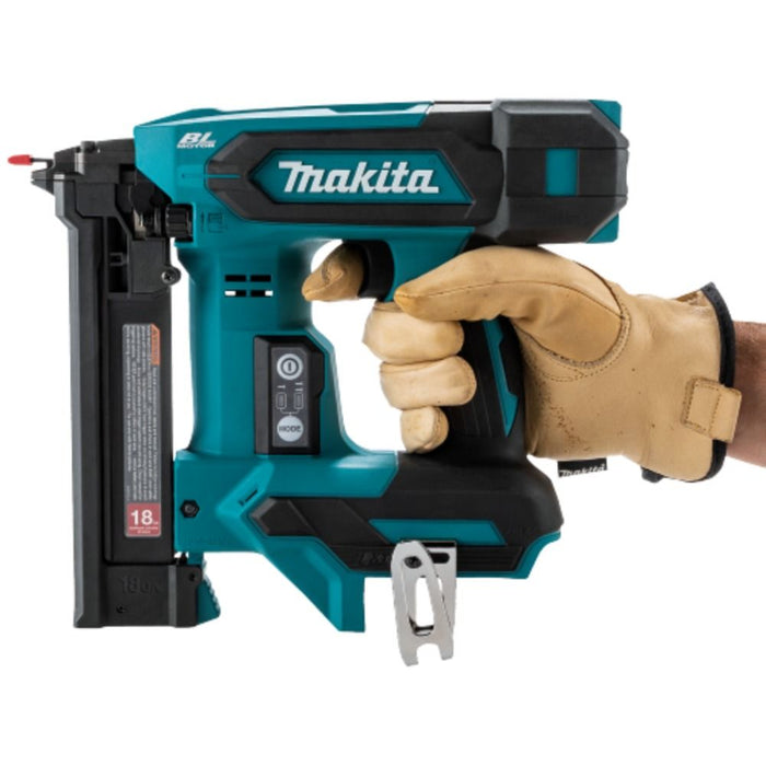 Makita XTS02Z 18V LXT 1/4" Narrow Crown Stapler (Tool Only) - Image 3