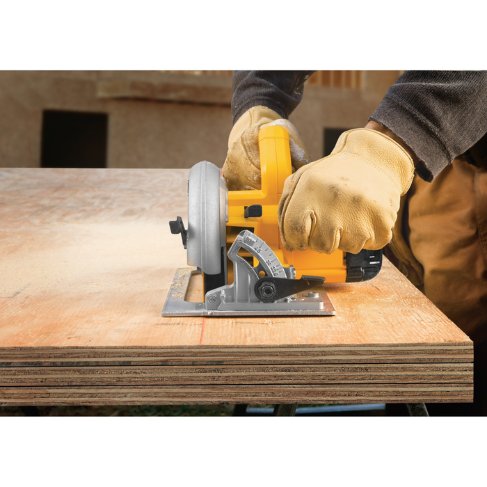 DeWalt DWE575 7 1 4 Lightweight Circular Saw Coastal Tool