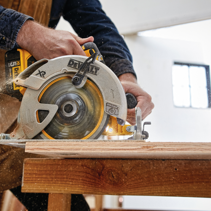 DeWalt DCS570P1 20V Max 7 1 4