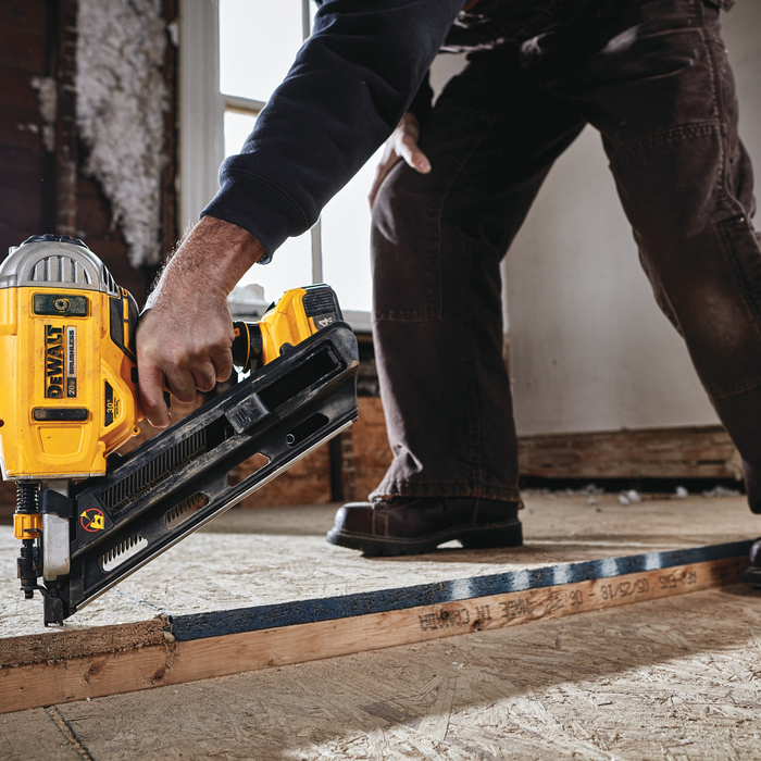 DeWalt DCN692M1 20V Max Cordless 30 Paper Collated Framing Nailer Coastal Tool