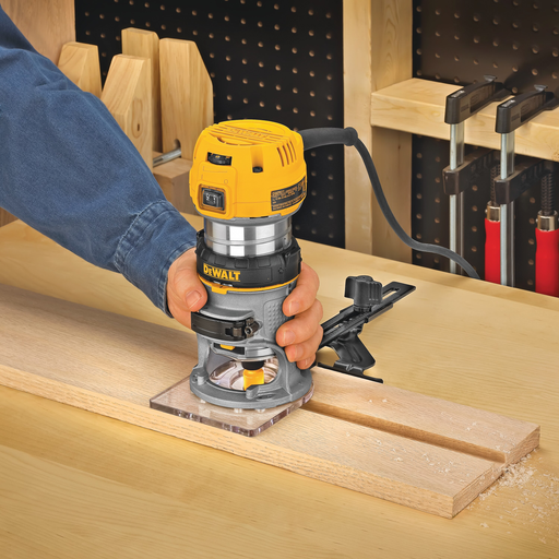 DeWalt DWP611 1-1/4 HP Max Torque Variable Speed Compact Router - Image 2